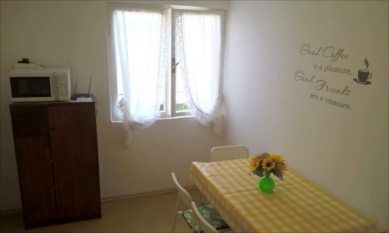 App Veselica Apartment Umag Bagian luar foto