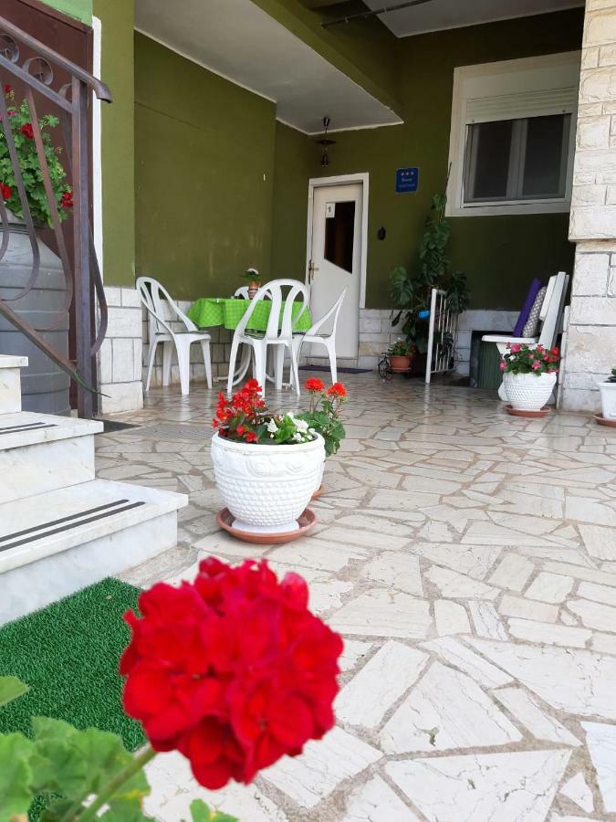 App Veselica Apartment Umag Bagian luar foto