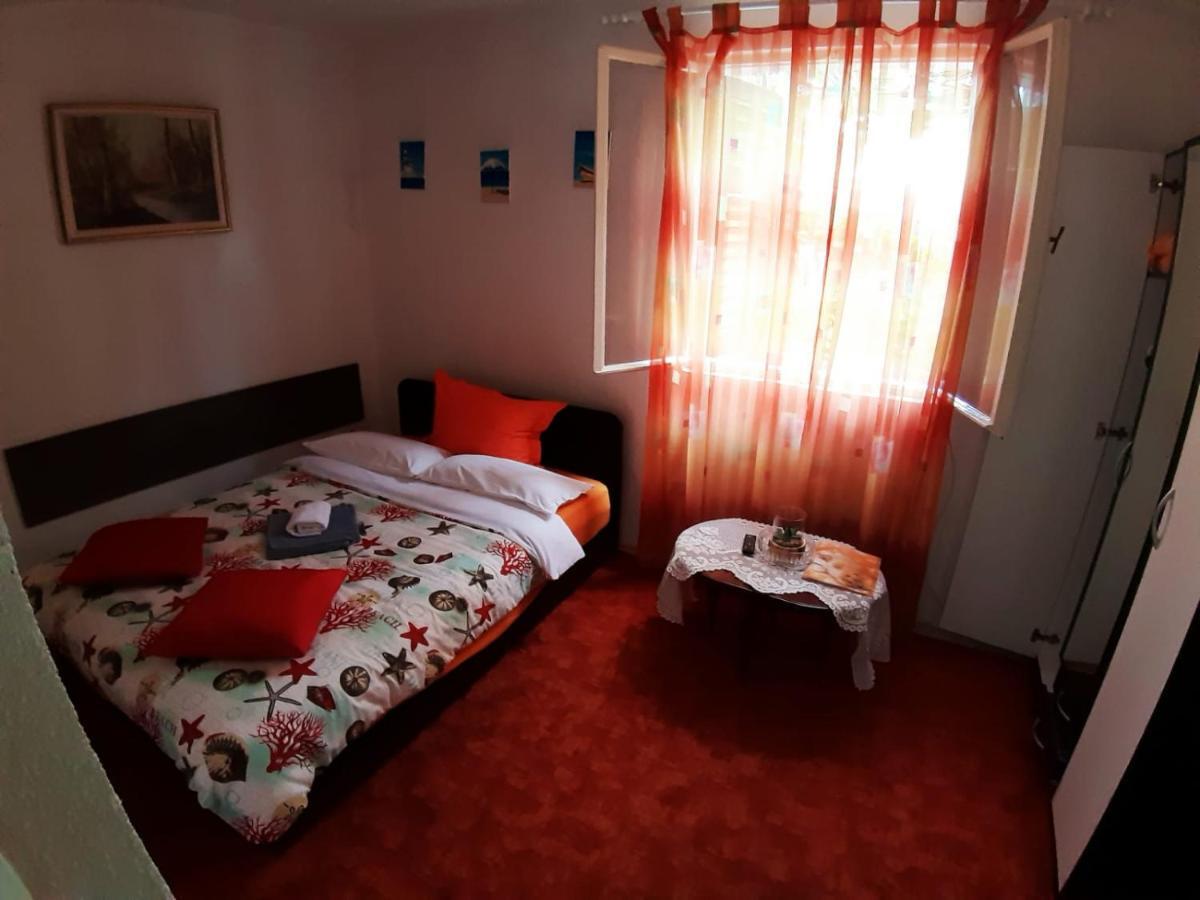App Veselica Apartment Umag Bagian luar foto